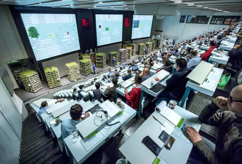 Auctioning with current systems as the 'Tribune werkplek', 'Kopen op afstand' and 'beeldveilen'